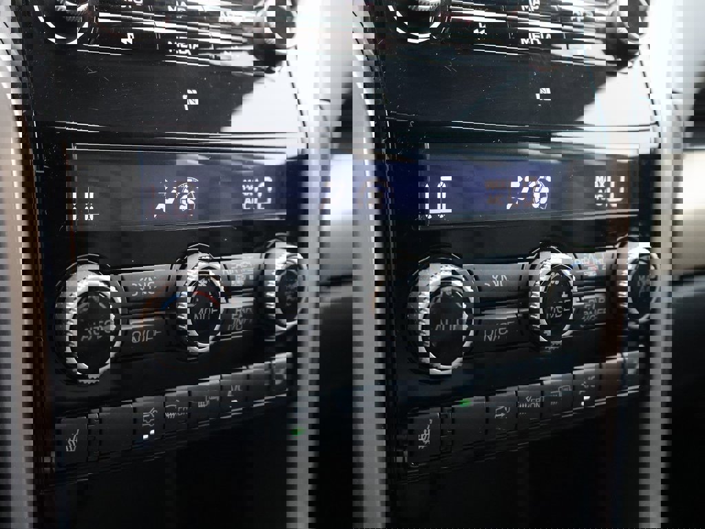 Used 2022 Subaru Ascent Limited w/ Technology Package image 40