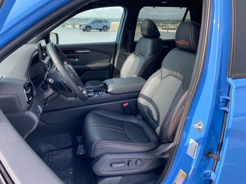 Used 2025 Honda Pilot TrailSport image 16