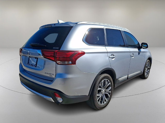 Used 2017 Mitsubishi Outlander SEL AWD/4WD image 6