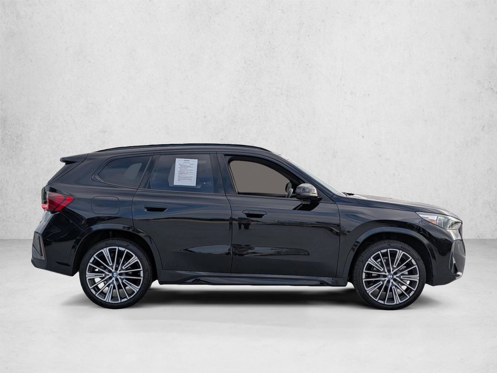 Used 2025 BMW X1 xDrive28i w/ M Sport Package AWD/4WD image 4