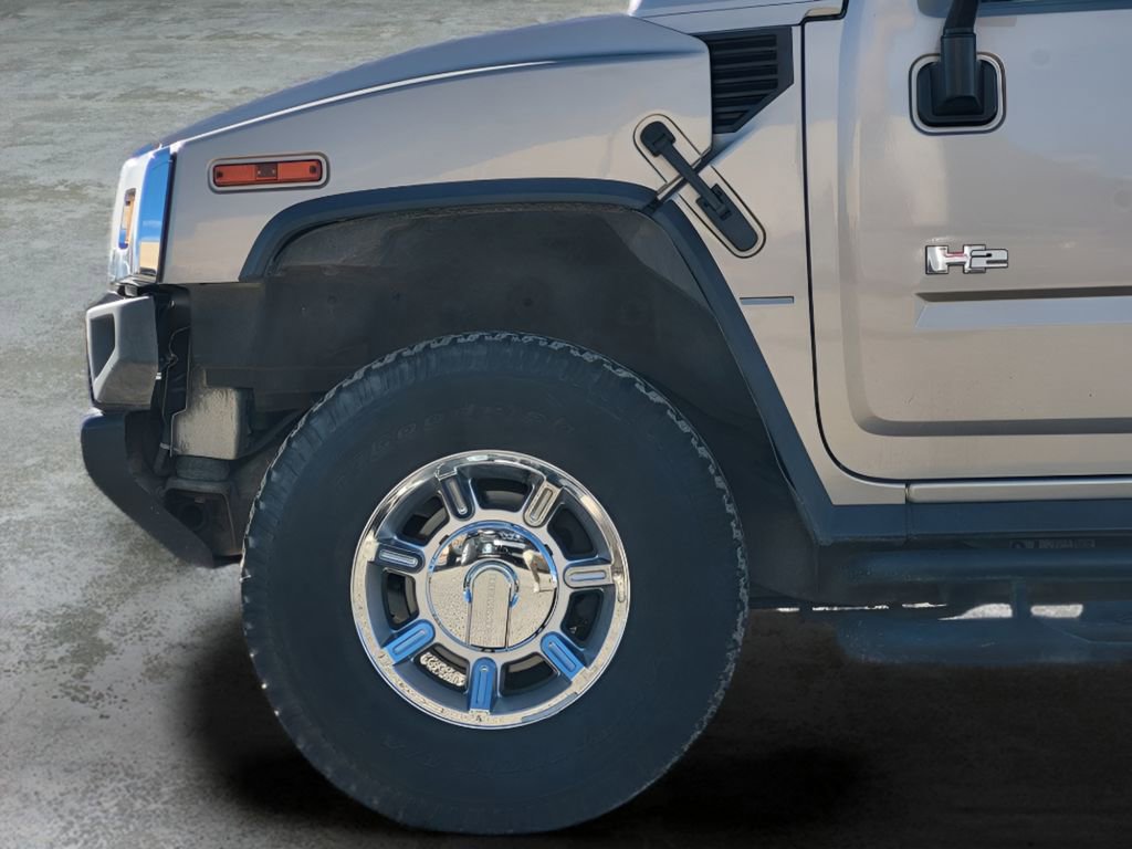 Used 2005 HUMMER H2 SUT w/ Preferred Equipment Group image 9