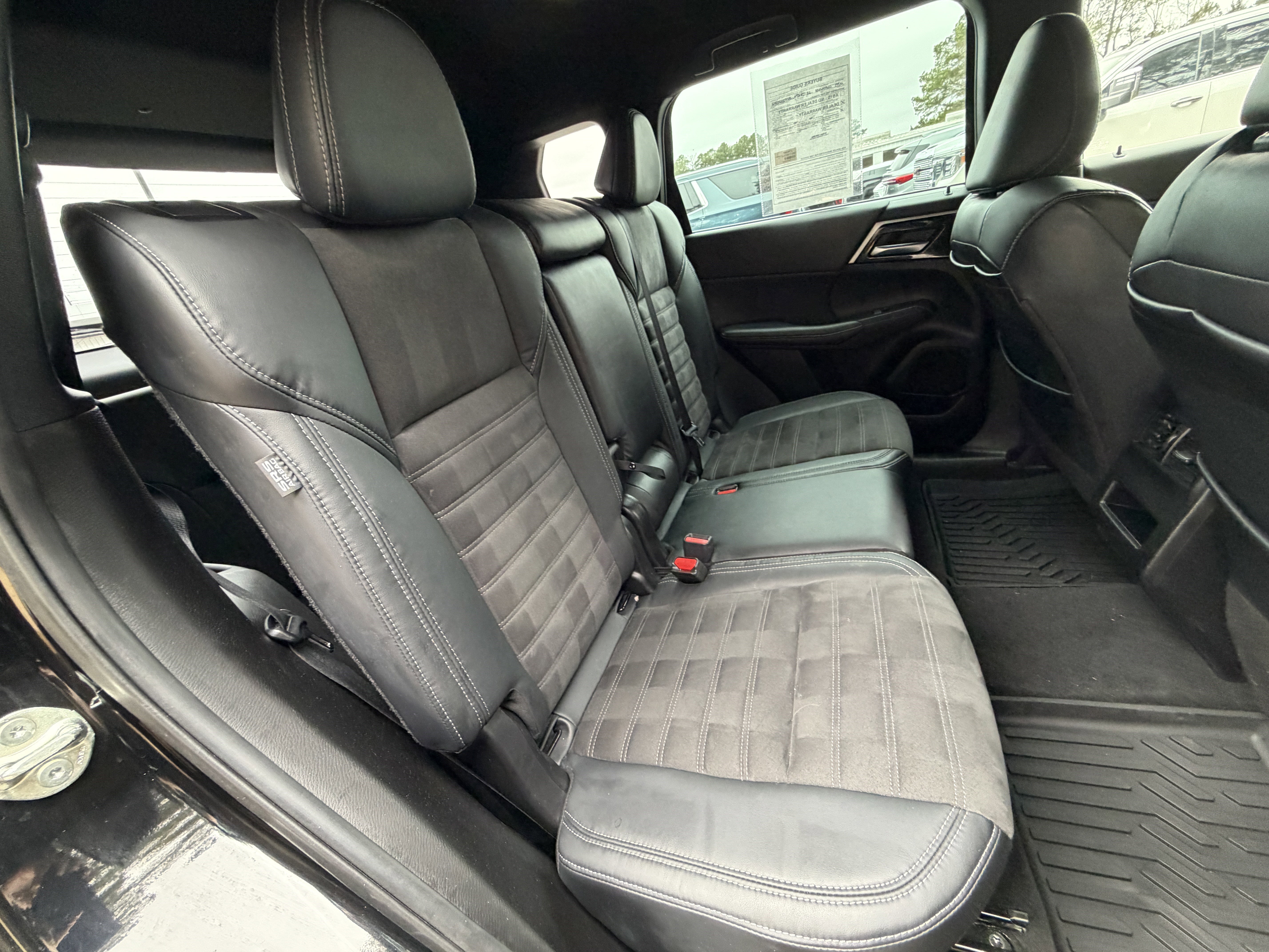 Used 2023 Mitsubishi Outlander SE Black Edition image 20