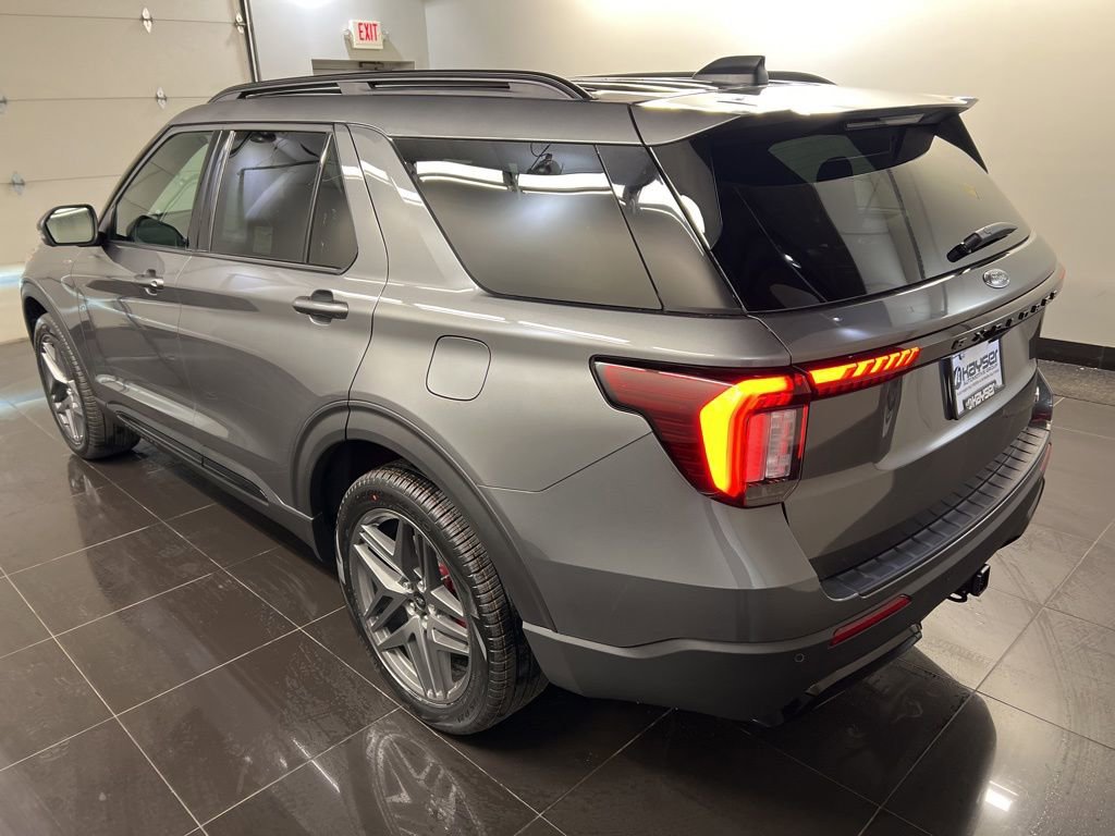 New 2026 Ford Explorer ST-Line w/ ST-Line Street Pack image 4