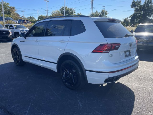 Certified 2023 Volkswagen Tiguan SE R-Line FWD image 5