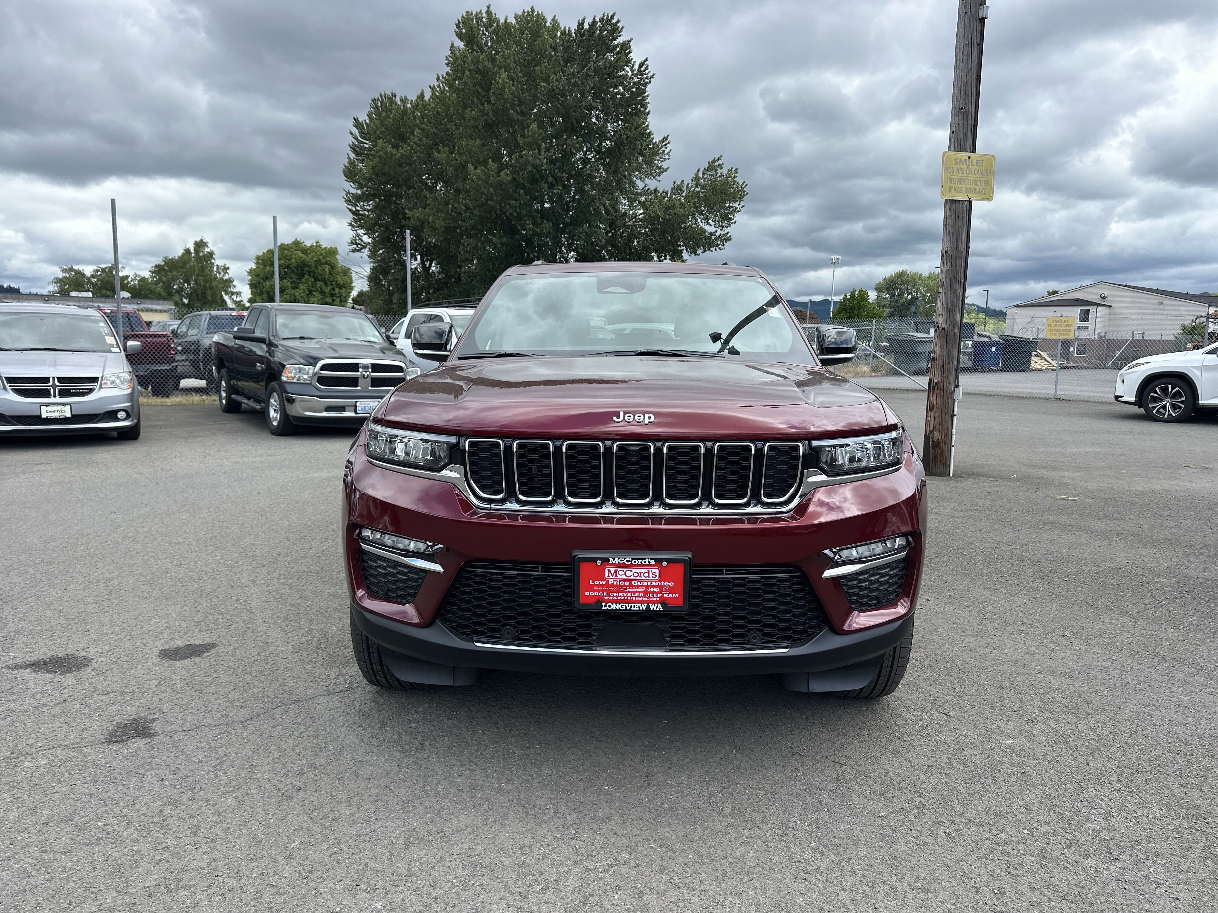 New 2025 Jeep Grand Cherokee Limited w/ Luxury Tech Group II image 8