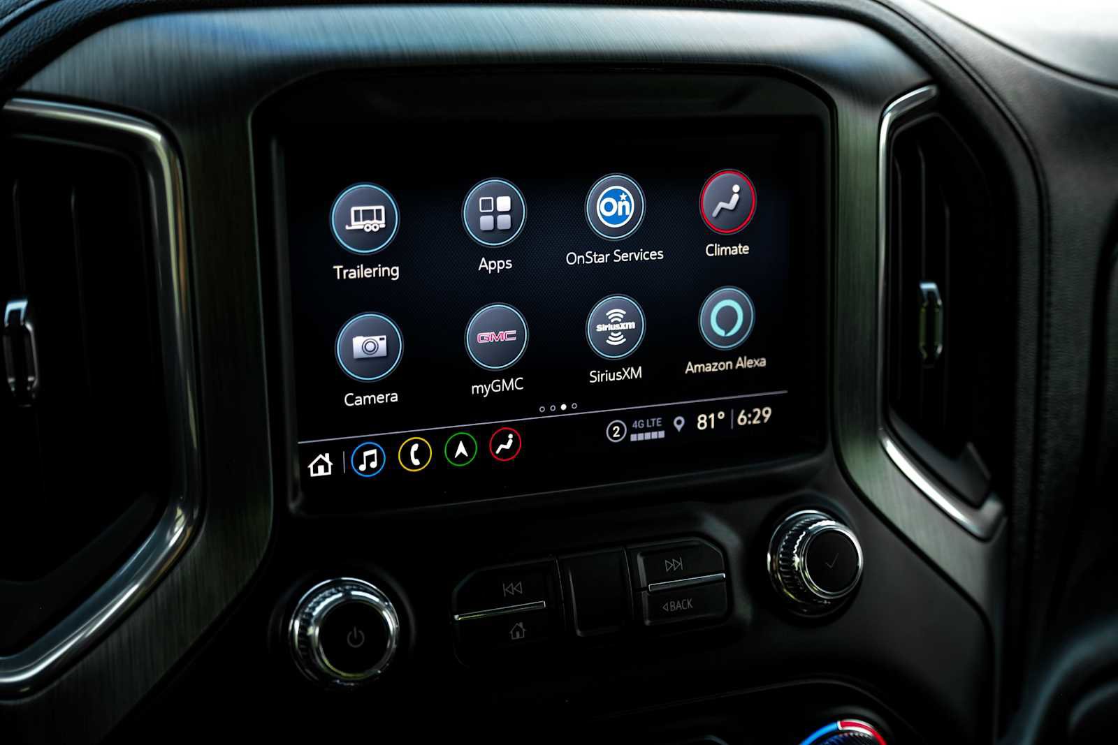 Used 2022 GMC Sierra 3500 Denali w/ Denali Ultimate Package AWD/4WD image 27