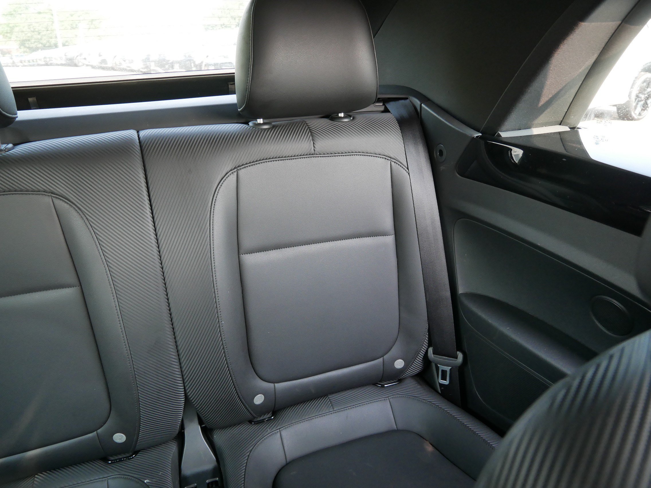 Used 2013 Volkswagen Beetle TDI FWD image 12