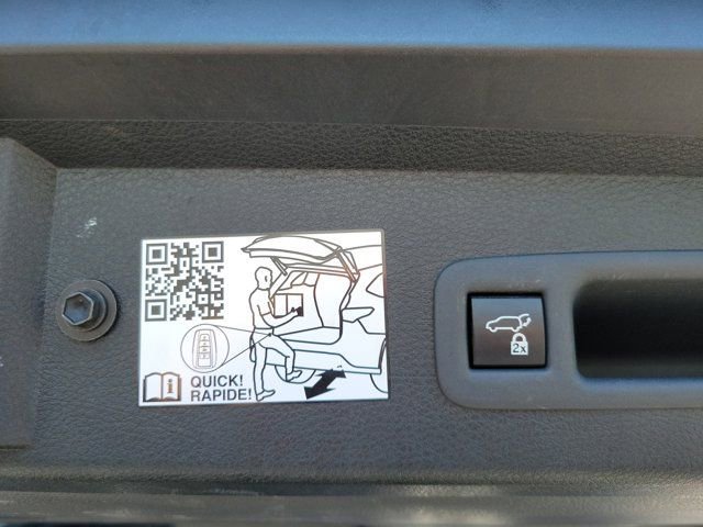 Used 2024 Toyota Sienna XLE FWD image 8
