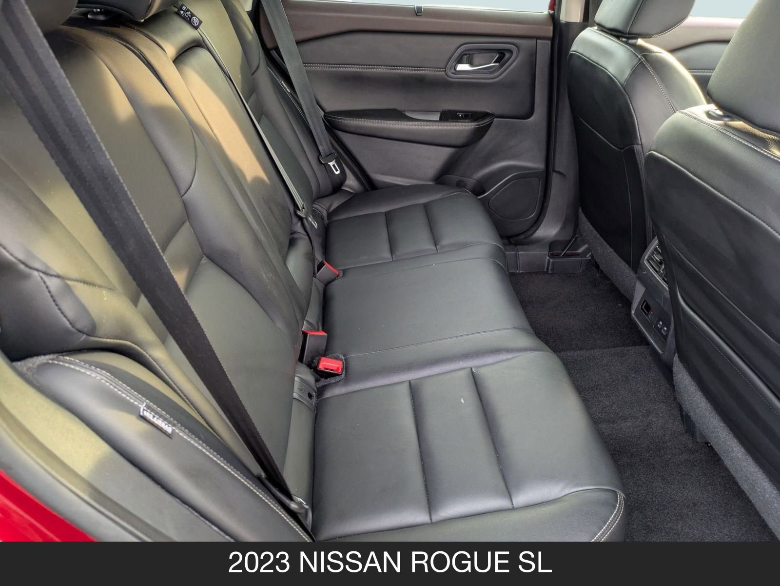Used 2023 Nissan Rogue SL w/ SL Premium Package image 16