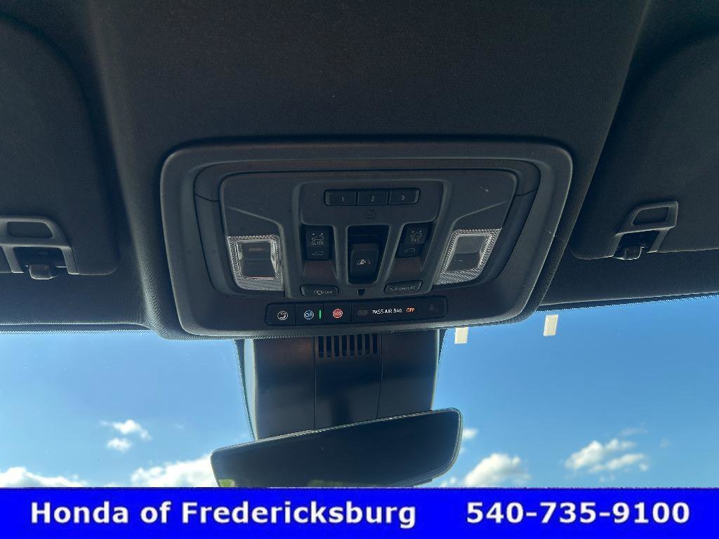 Used 2024 Chevrolet Silverado 1500 High Country w/ Technology Package AWD/4WD image 23