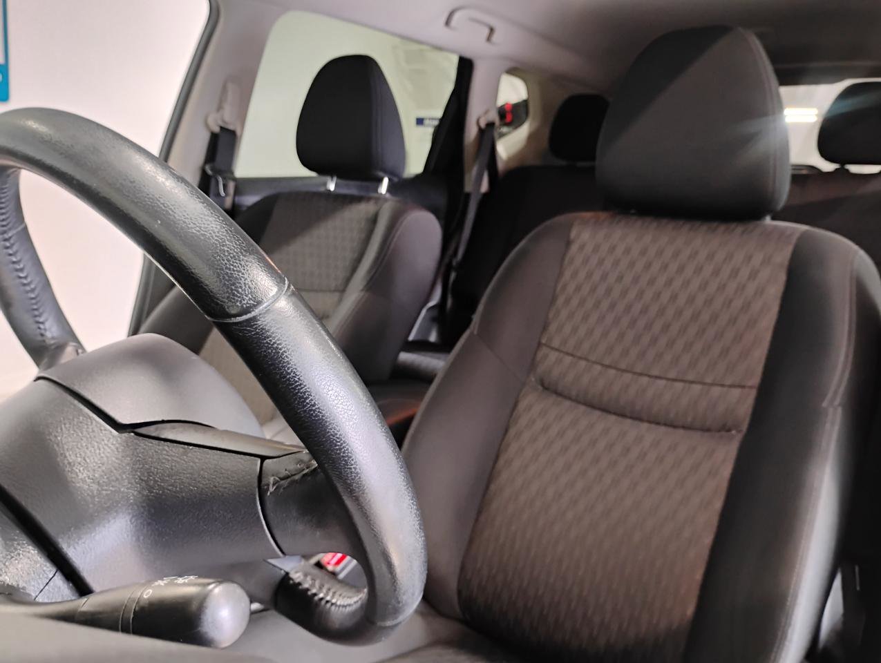 Used 2019 Nissan Rogue SV FWD image 53