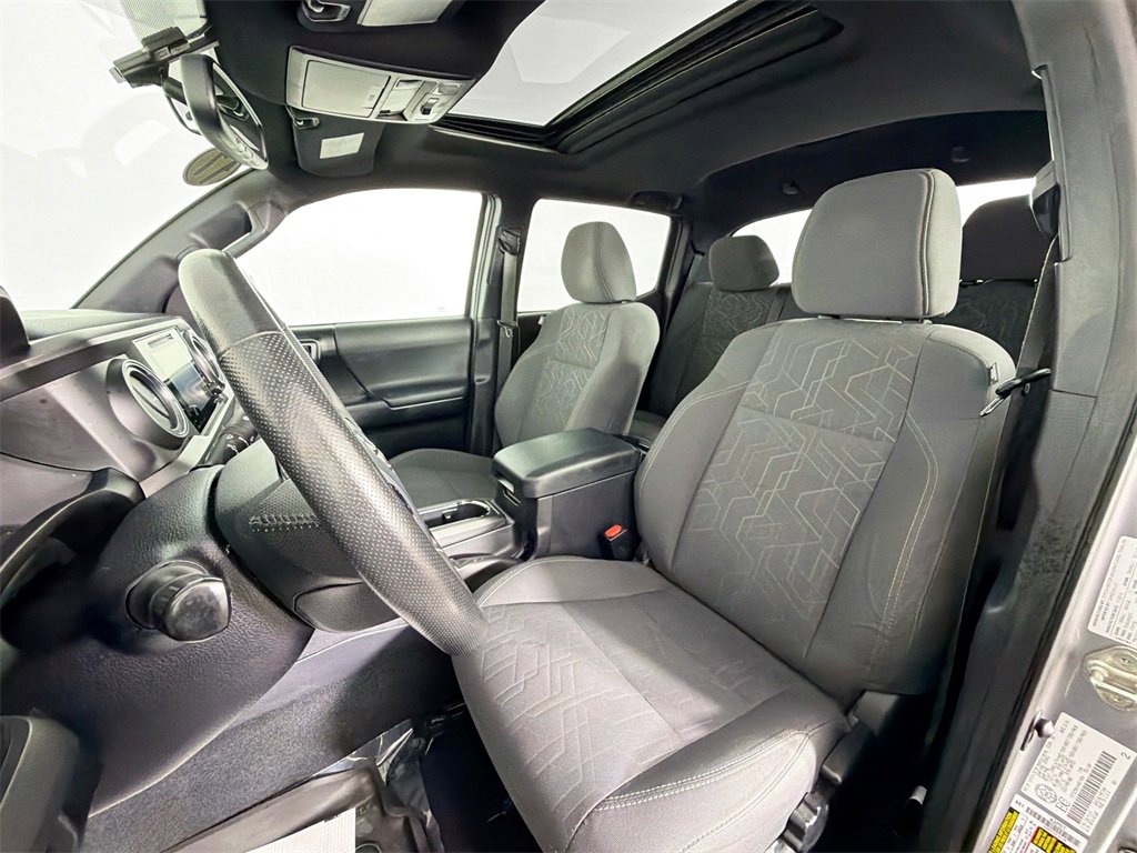 Used 2017 Toyota Tacoma SR5 image 21