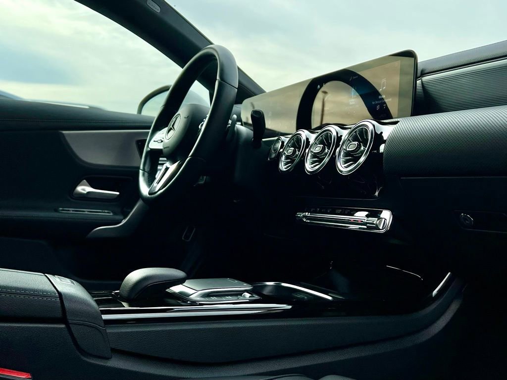 Certified 2023 Mercedes-Benz CLA 250 4MATIC image 17