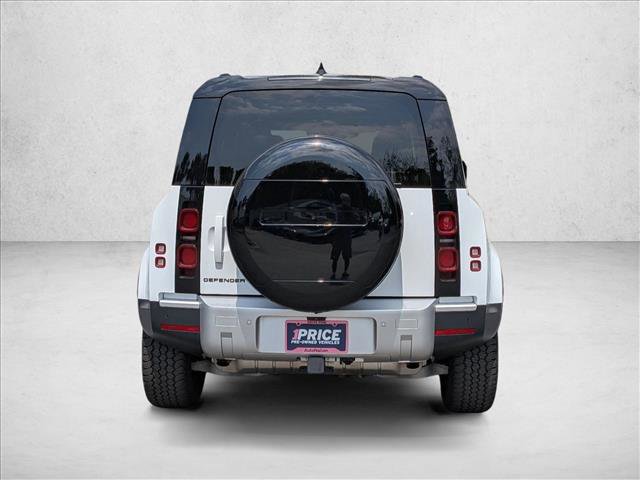 Used 2024 Land Rover Defender 110 S image 7