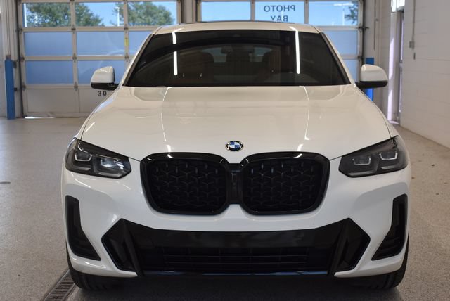 Used 2023 BMW X4 xDrive30i w/ M Sport Package AWD/4WD image 3