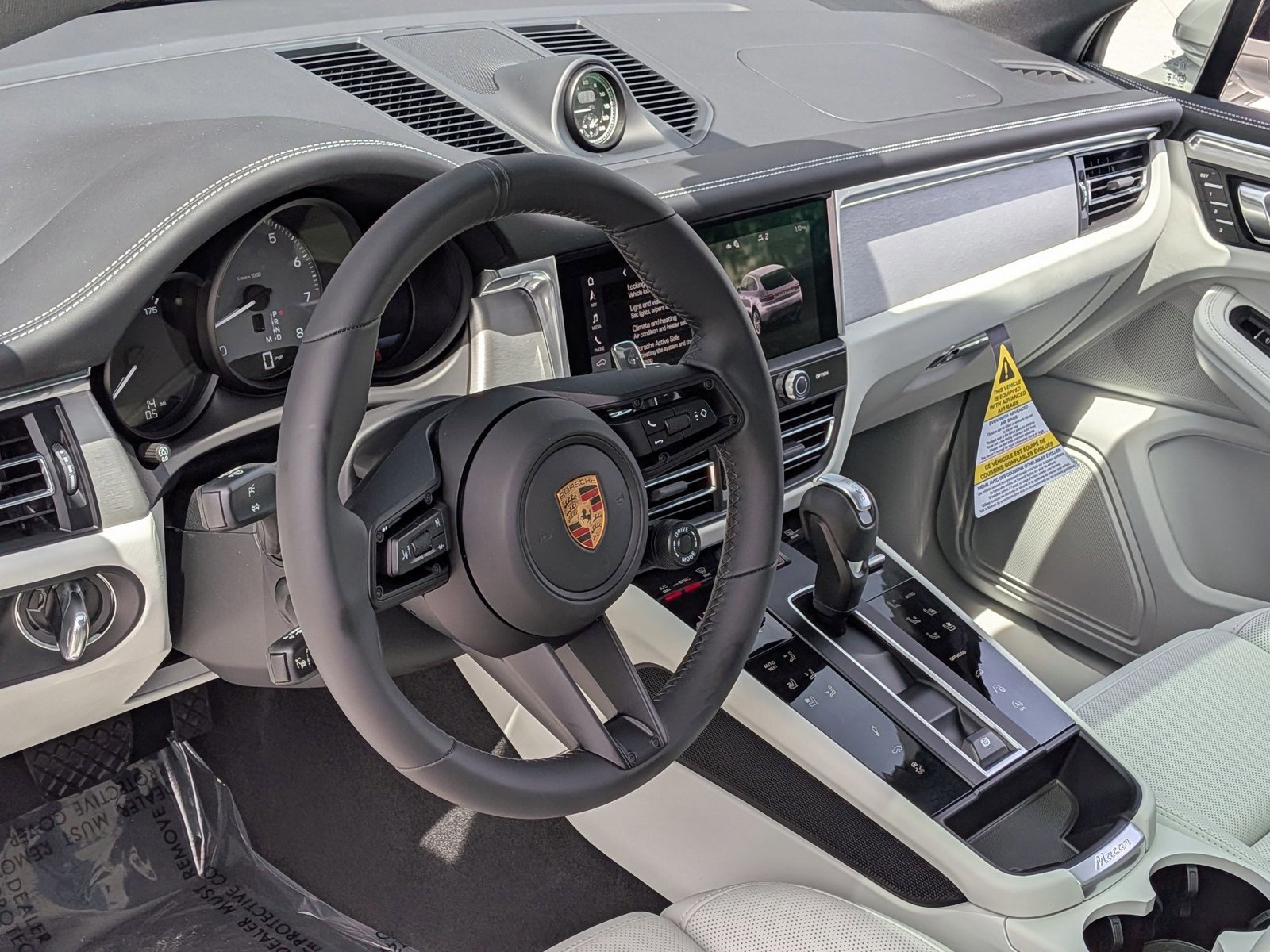 New 2026 Porsche Macan S image 4