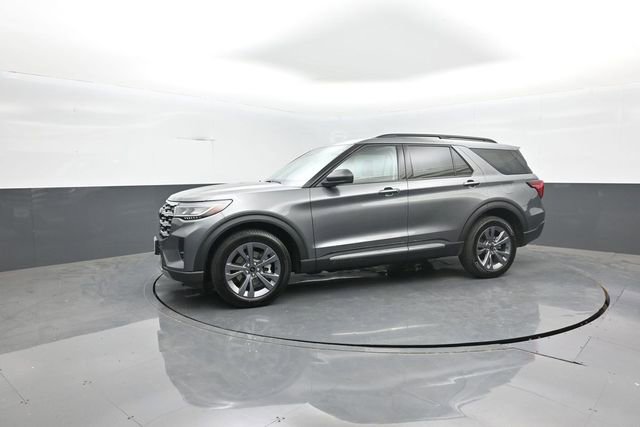 Used 2025 Ford Explorer Active w/ Active Comfort Package AWD/4WD image 4