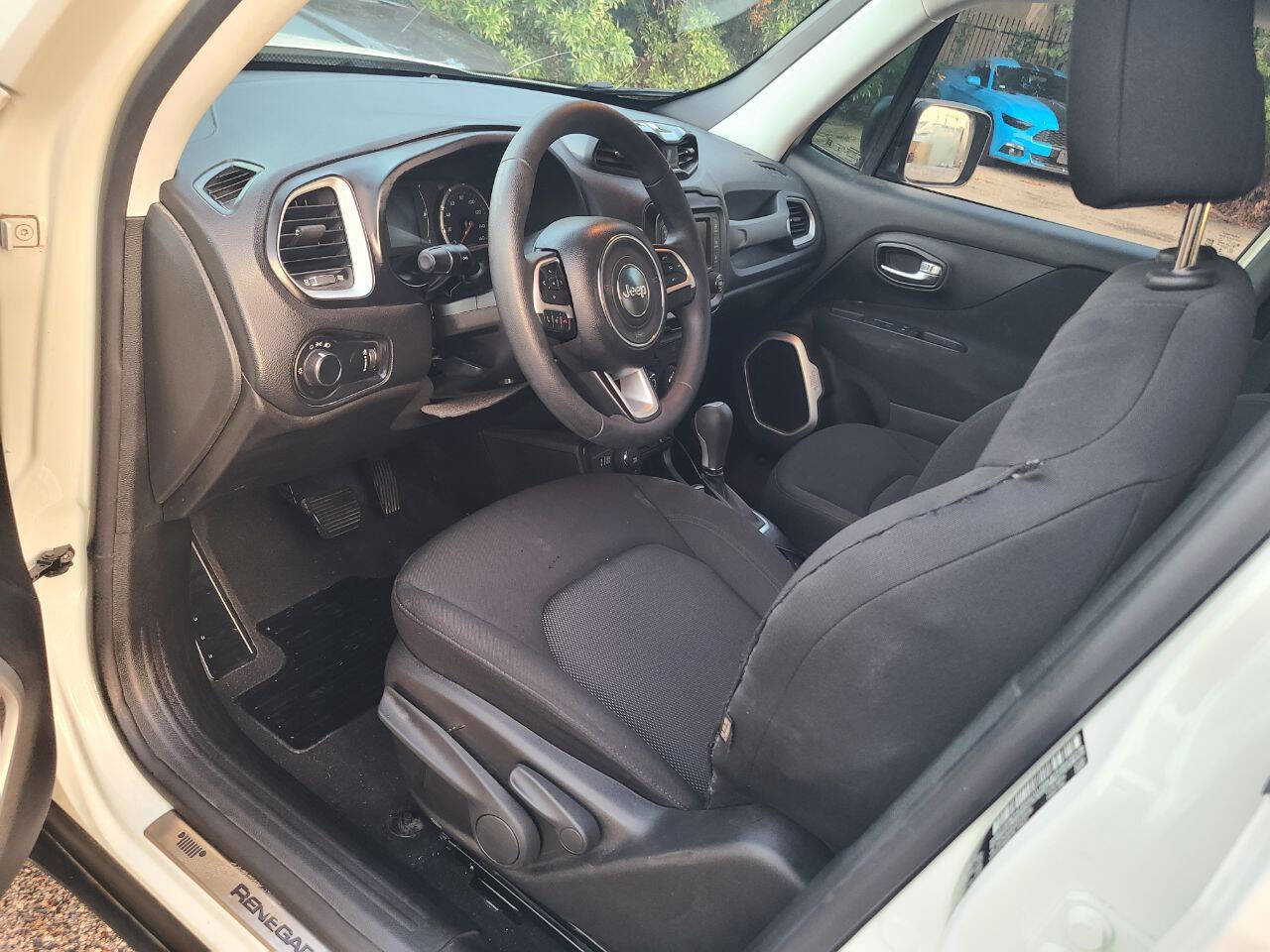 Used 2019 Jeep Renegade Sport w/ Sport Appearance Group AWD/4WD image 14