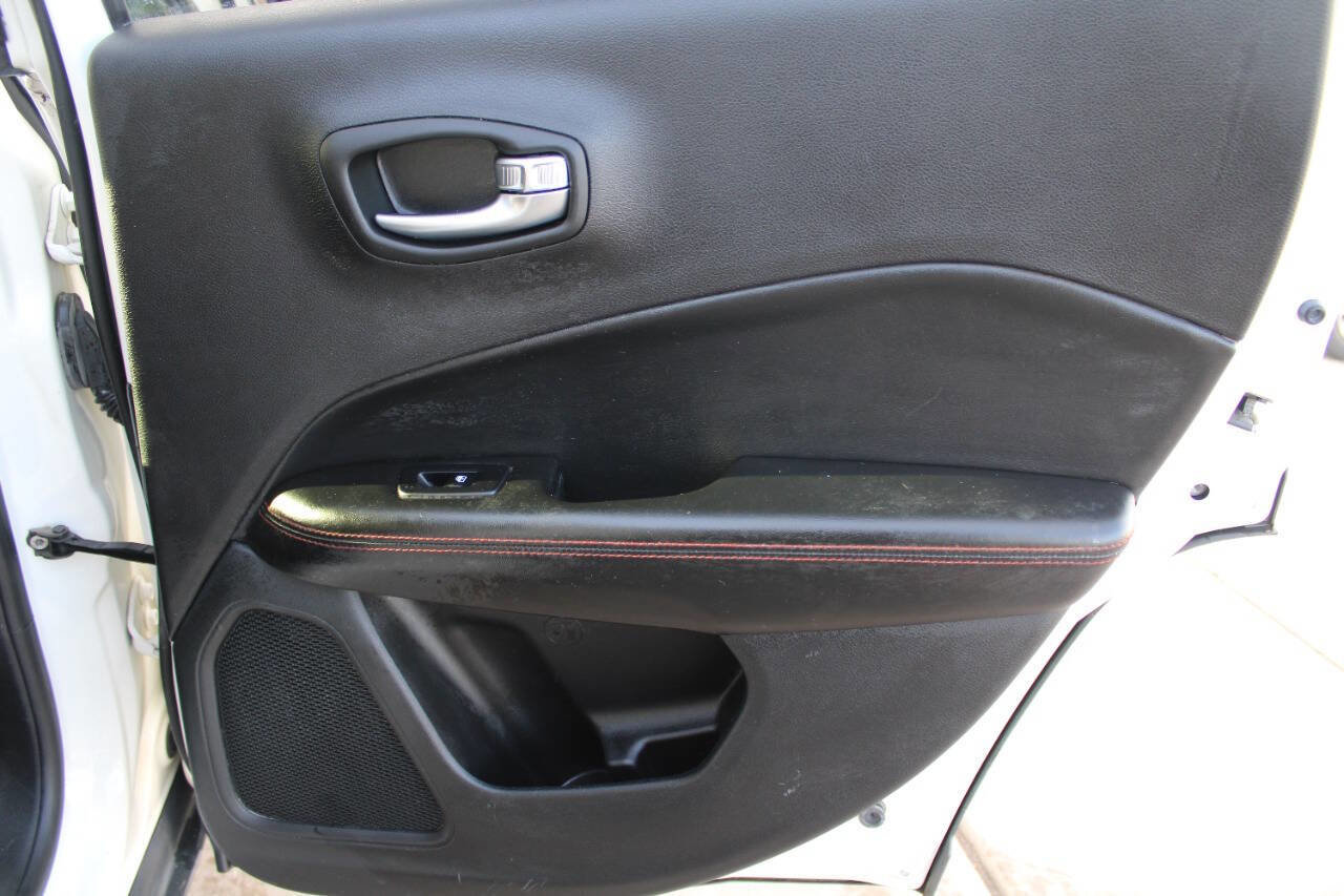 Used 2018 Jeep Compass Trailhawk w/ Leather Interior Group image 6