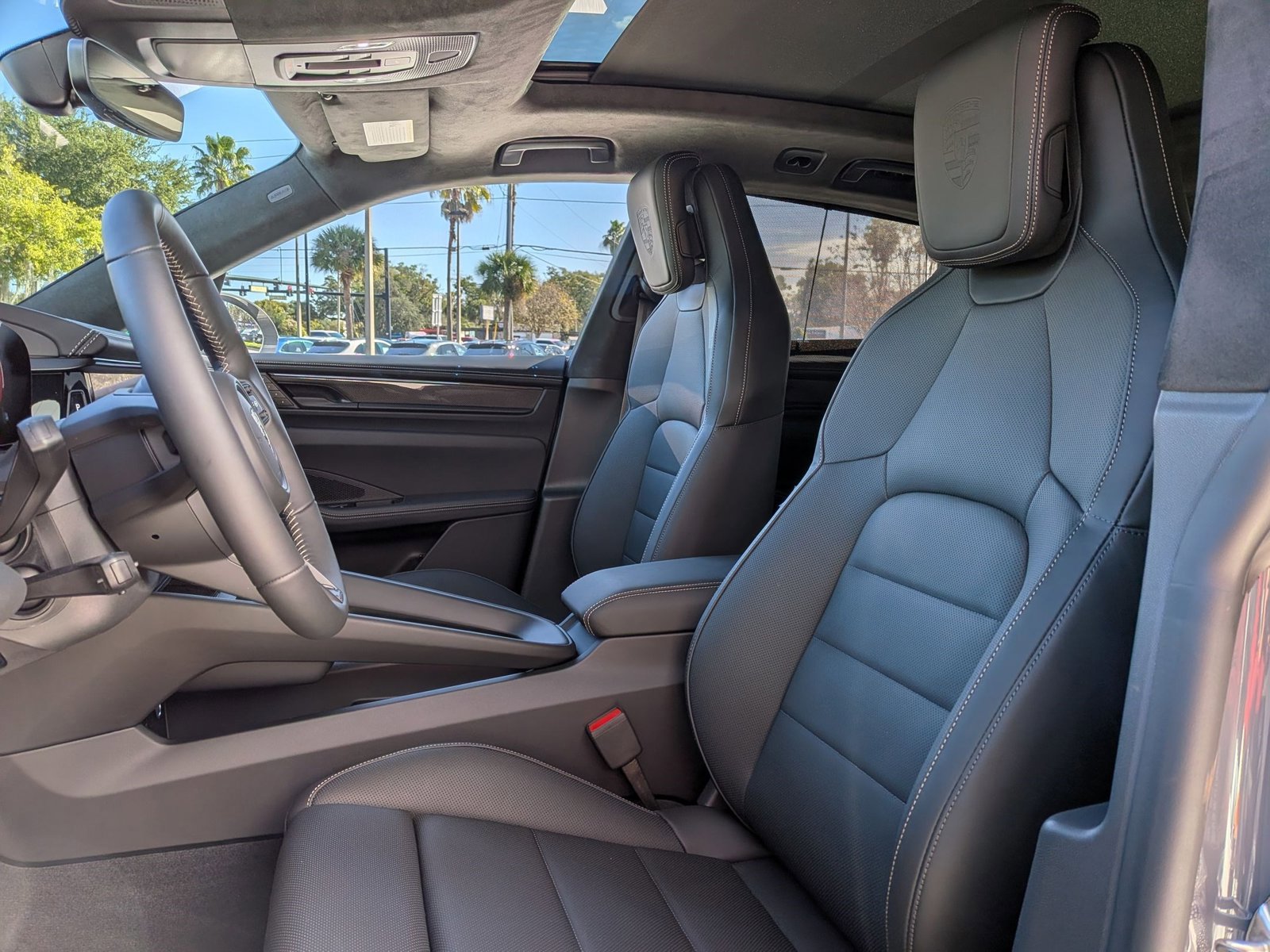 New 2025 Porsche Macan Turbo Electric image 5