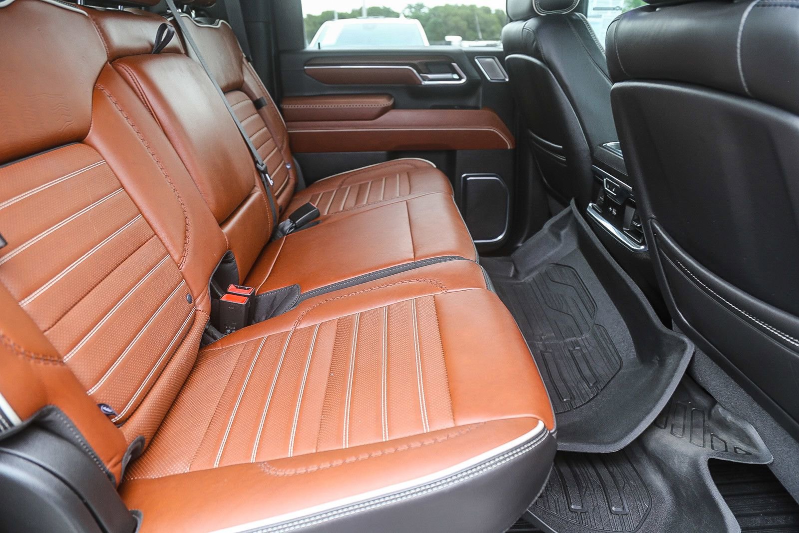 Used 2024 GMC Sierra 3500 Denali Ultimate image 16