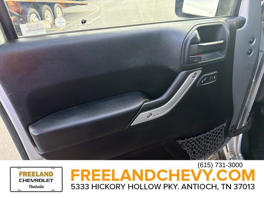 Used 2013 Jeep Wrangler Unlimited Rubicon w/ Connectivity Group image 19