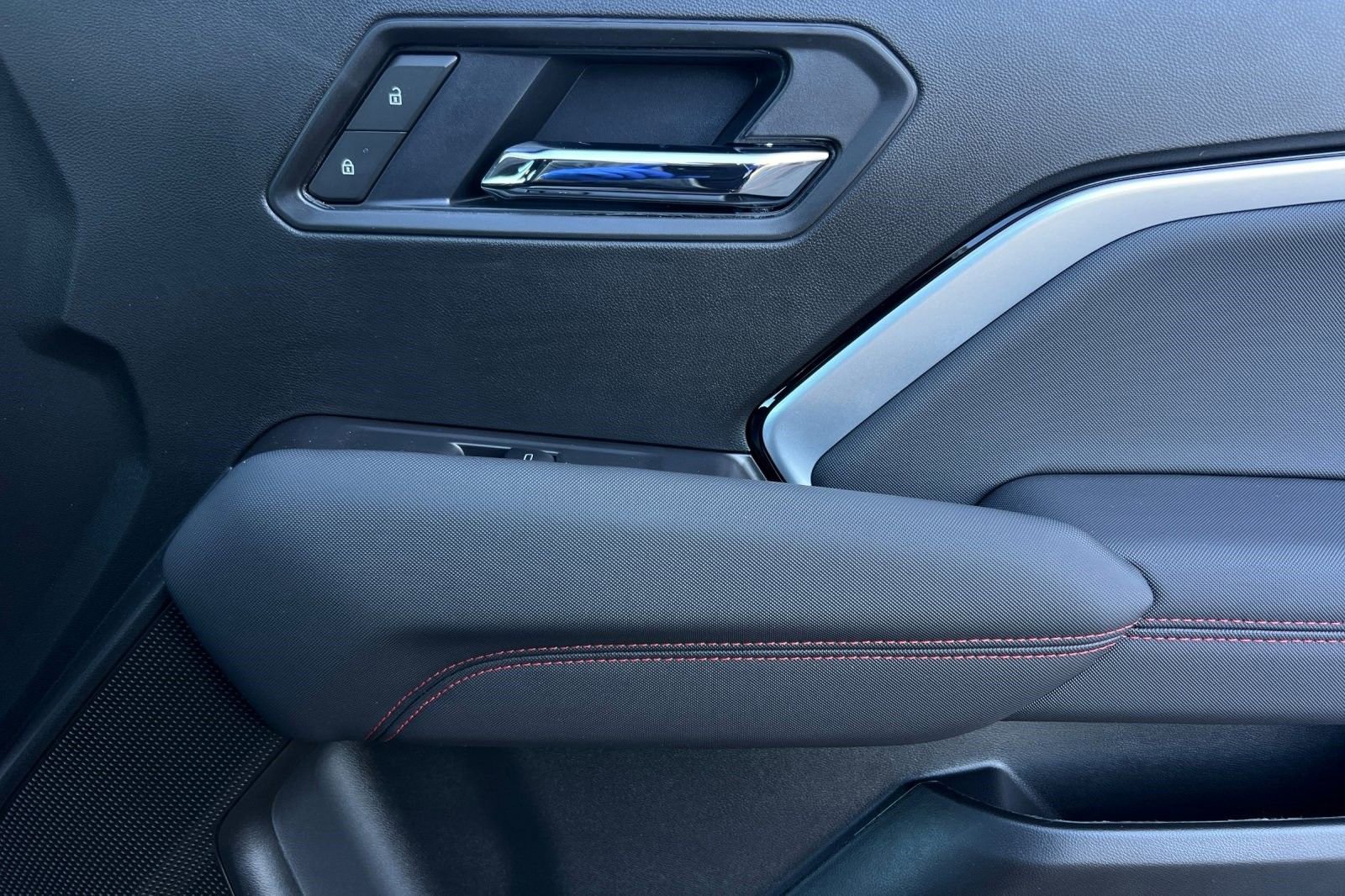 New 2025 Chevrolet Colorado Z71 w/ Midnight Edition image 19