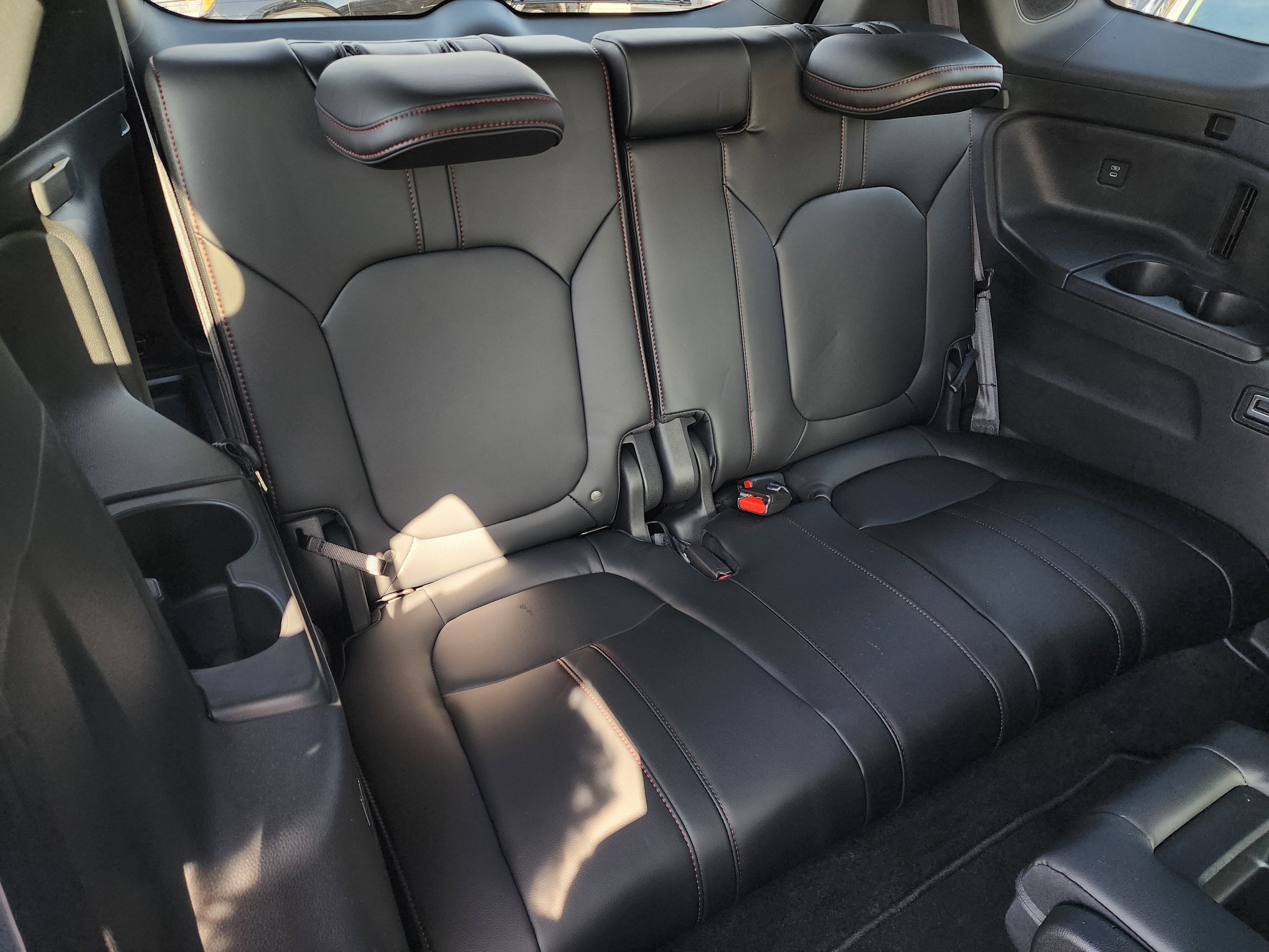 Certified 2025 Honda Pilot Black Edition image 15