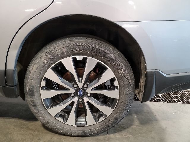 Used 2015 Subaru Outback 3.6R Limited AWD/4WD image 13