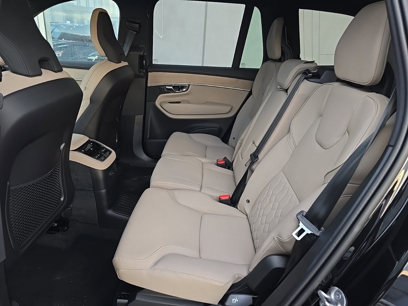 New 2026 Volvo XC90 T8 Plus w/ Protection Package image 8