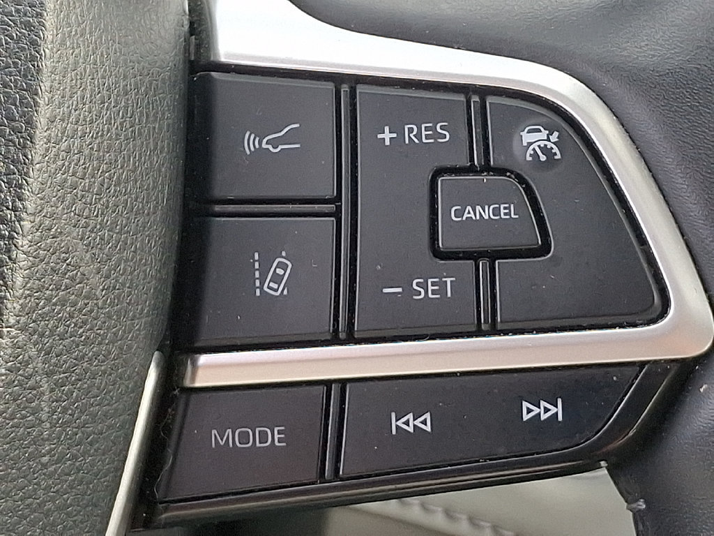 Certified 2022 Toyota Highlander Limited AWD/4WD image 31