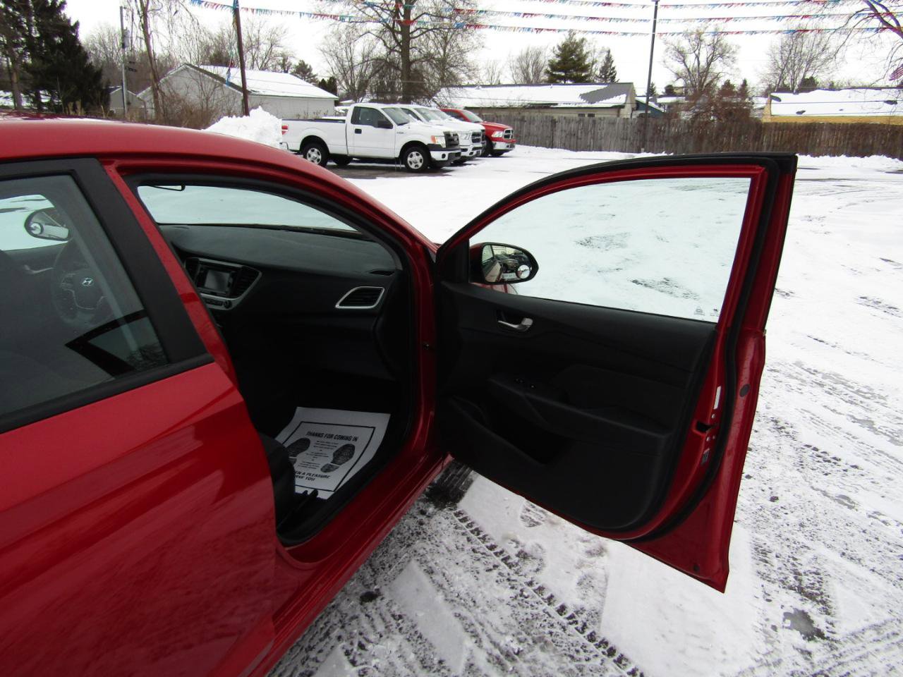 Used 2022 Hyundai Accent SE FWD image 25