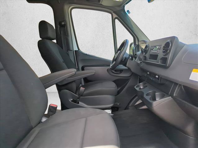 Used 2023 Mercedes-Benz Sprinter 2500 image 23
