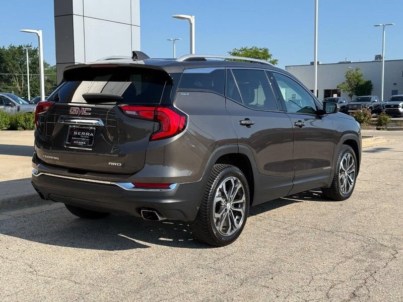 Used 2019 GMC Terrain SLT w/ Preferred Package AWD/4WD image 3