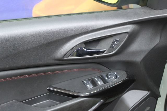 Used 2024 Chevrolet Trax RS w/ Sunroof Package FWD image 13
