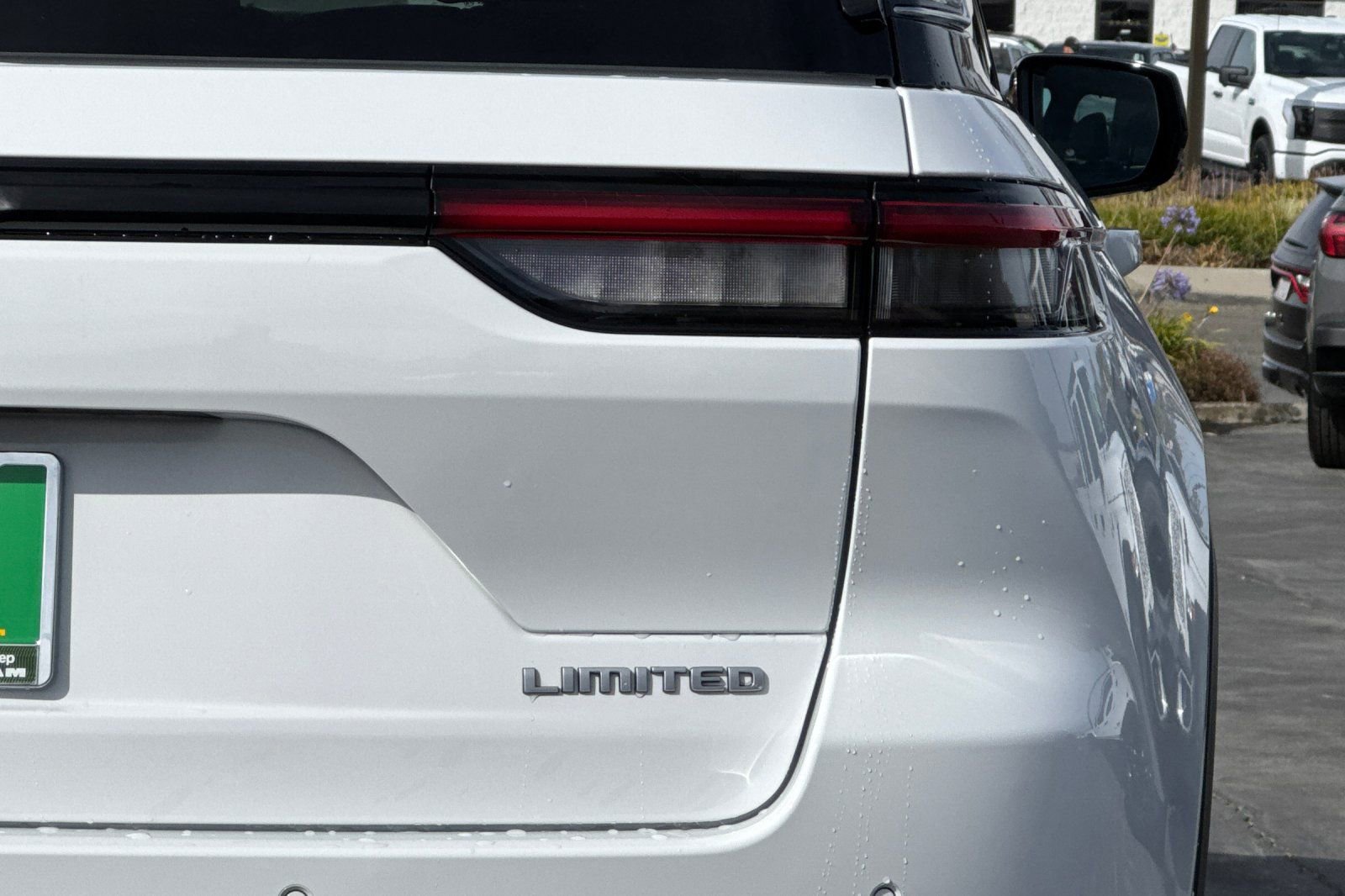 New 2025 Jeep Grand Cherokee Limited w/ Luxury Tech Group II image 32