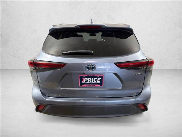 Used 2022 Toyota Highlander XLE FWD image 5