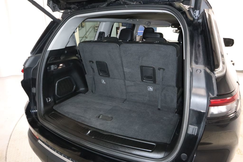 Used 2022 Jeep Grand Cherokee L Limited image 19