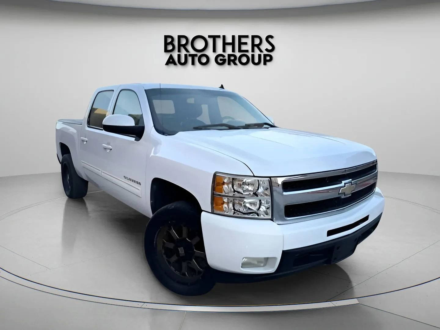 Used 2011 Chevrolet Silverado 1500 LTZ w/ LTZ Plus Package RWD image 3