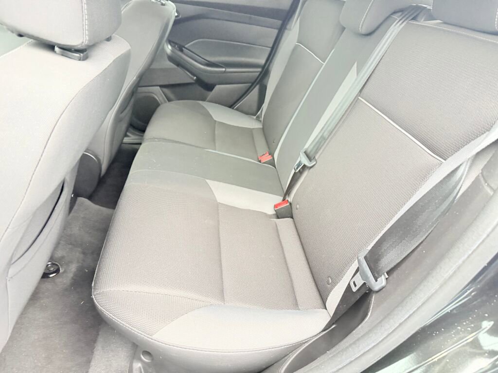 Used 2014 Ford Focus SE FWD image 11
