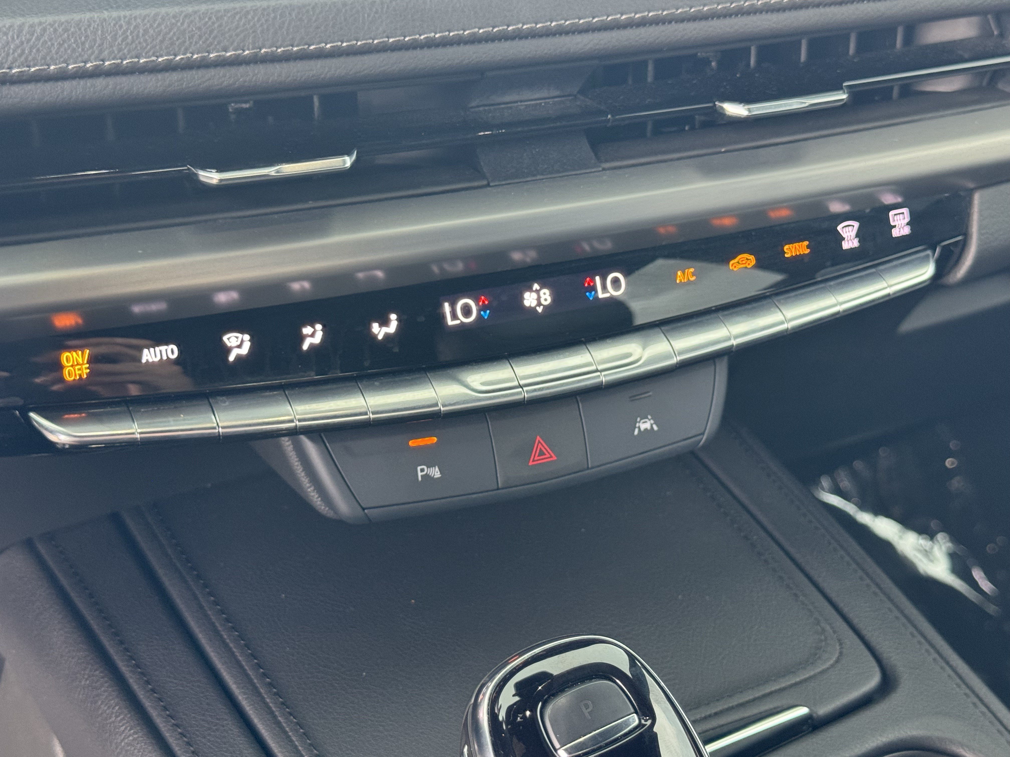 Used 2025 Cadillac XT4 Premium Luxury FWD image 17