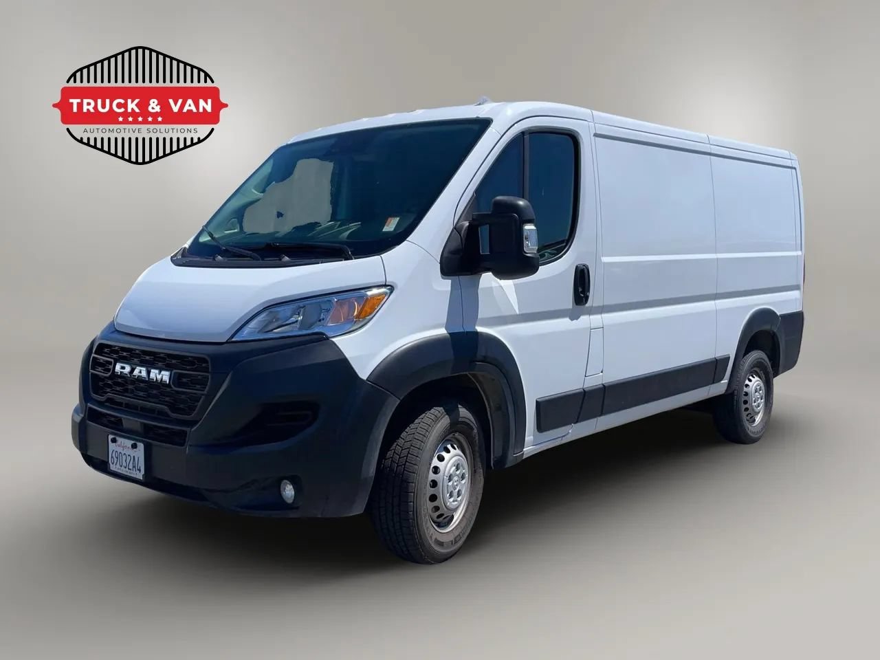 Used 2025 RAM ProMaster 2500 w/ Convenience Group FWD image 1