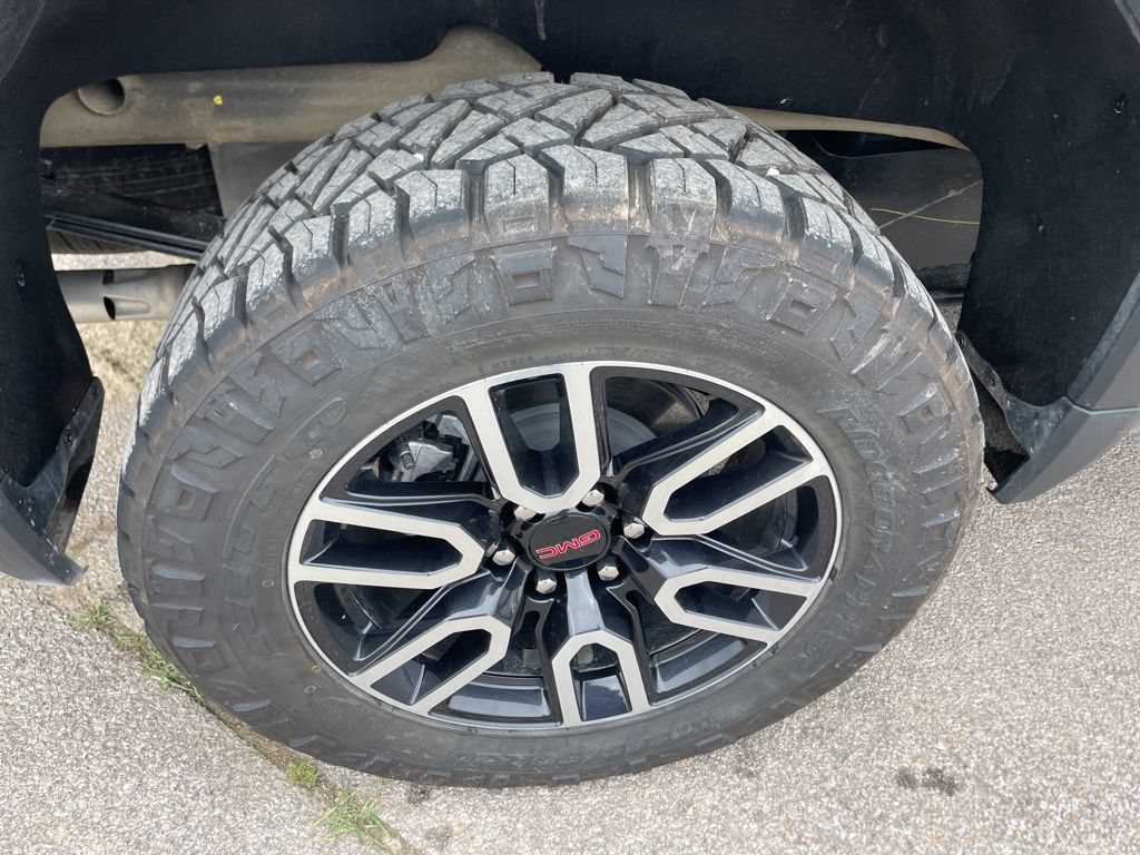 Used 2026 GMC Sierra 1500 AT4 w/ AT4 Premium Package AWD/4WD image 10
