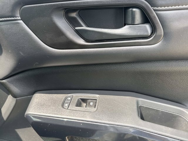 Used 2023 Nissan Pathfinder S FWD image 20