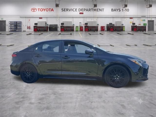 Used 2021 Toyota Corolla LE FWD image 5