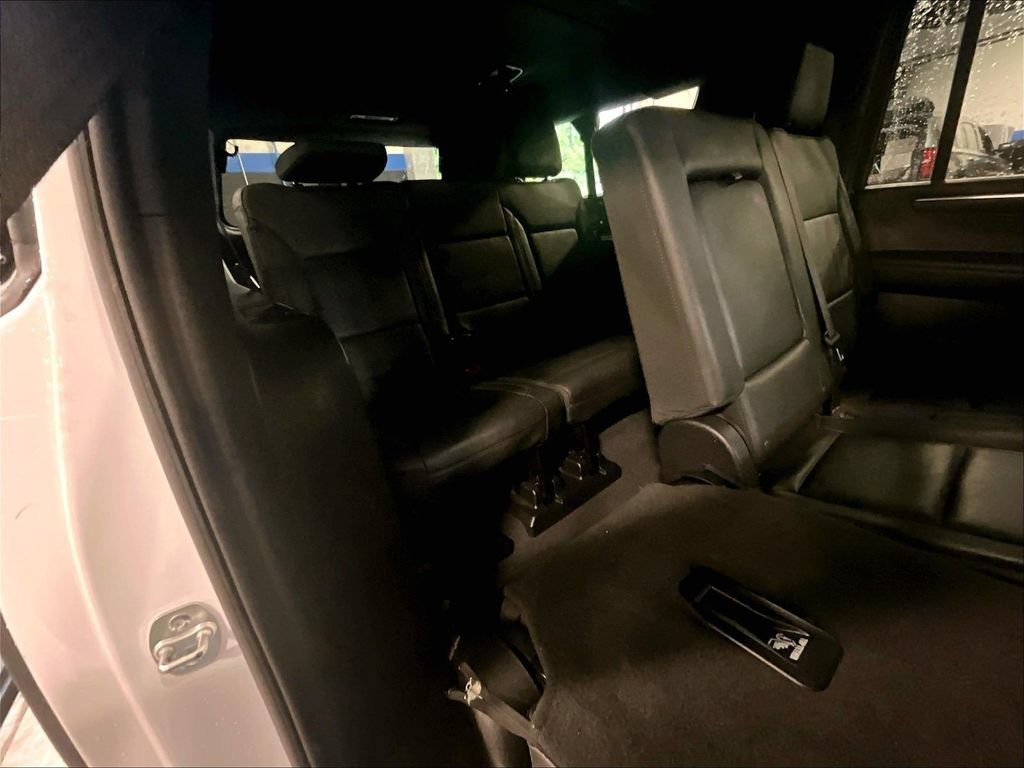 Used 2025 Chevrolet Suburban LT AWD/4WD image 17