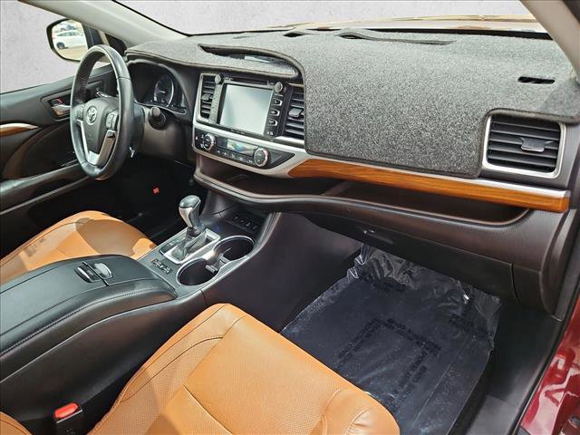 Used 2018 Toyota Highlander Limited AWD/4WD image 23