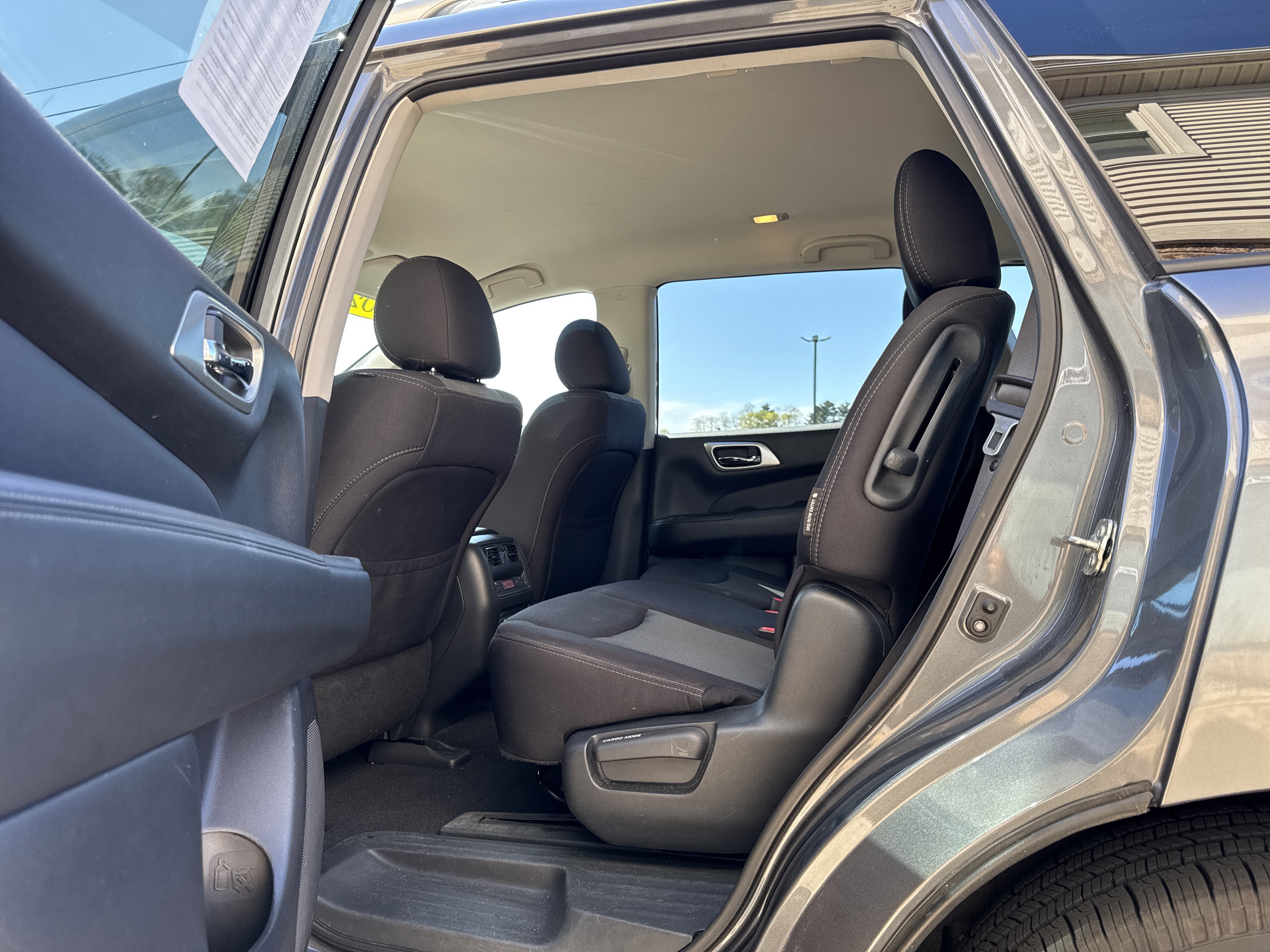 Used 2020 Nissan Pathfinder S AWD/4WD image 10