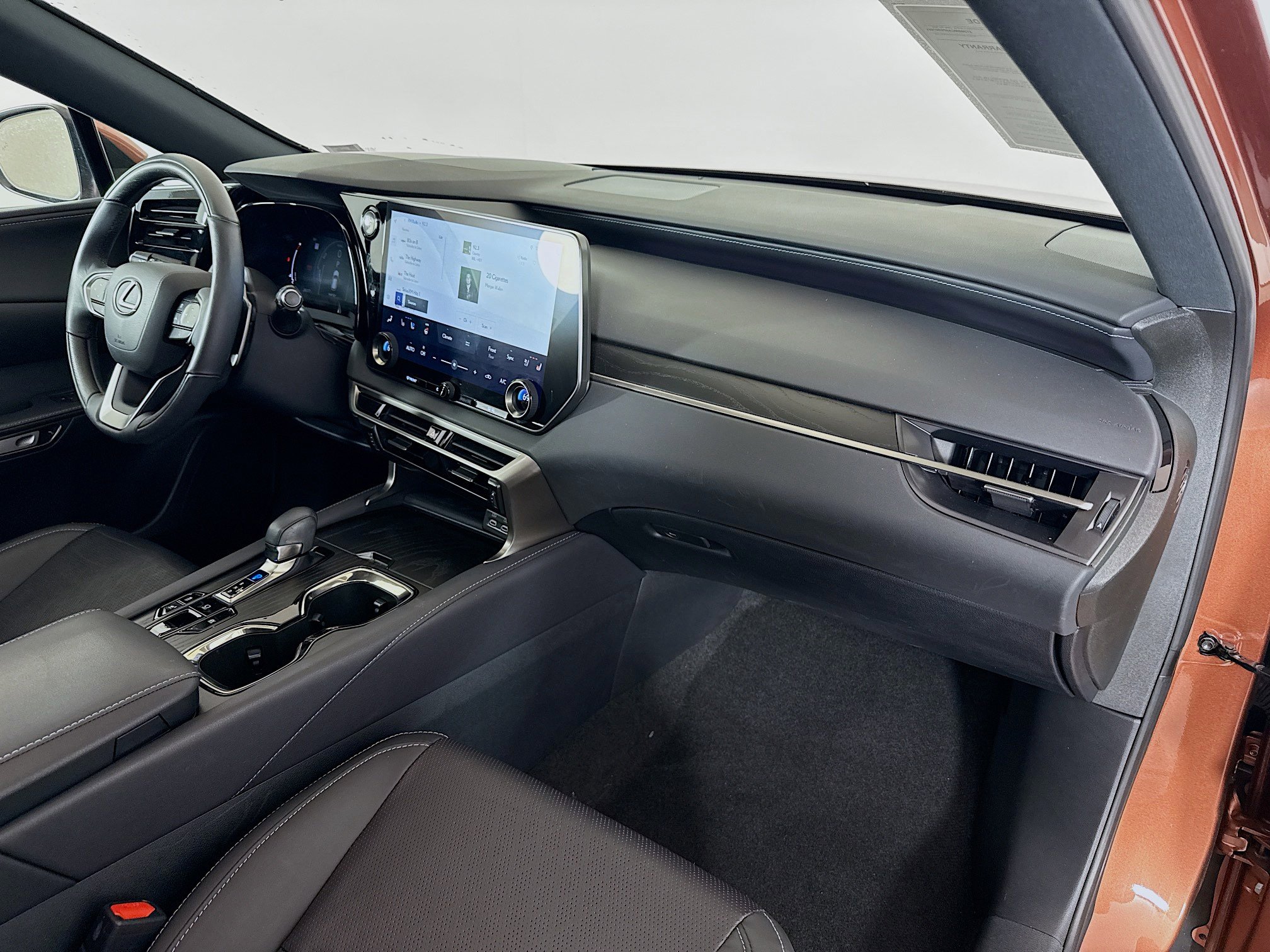 Used 2023 Lexus RX 350 w/ Accessory Package (Z1) image 27