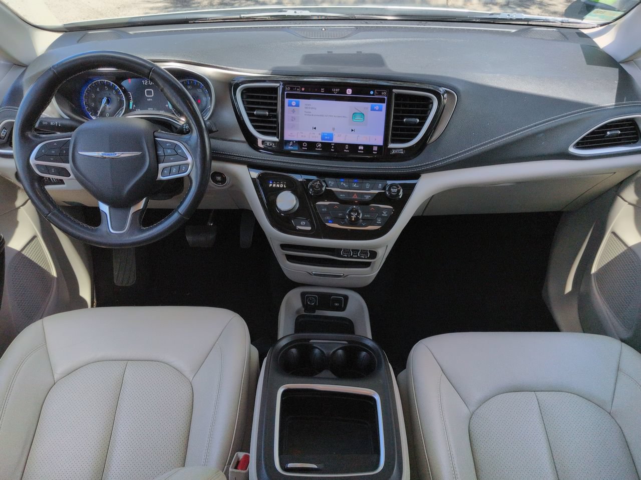Used 2021 Chrysler Pacifica Touring-L w/ Premium & Safety Sphere Group FWD image 15